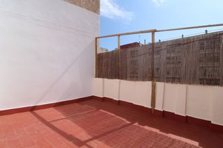 Casa  Passatge sant pere. Casa unifamiliar, con local, en el baix guinardó c. lepanto