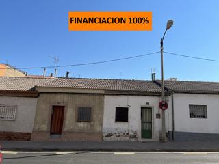 Maison  Calle de miguel ángel blanco. Vivienda para mejorar en valdefierro. rodeada de todo tipo de se