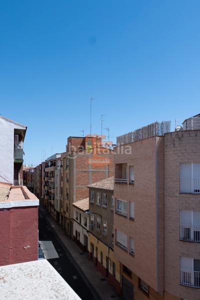 Foto f8b25d1a-5395-44a3-a6a5-5502c37fbeb9. Attique avec chauffage dans Las Delicias Zaragoza