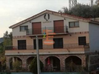 Masia  A-1503. Casa rústica de 3 plantas con jardín en illueca.  te presentamos