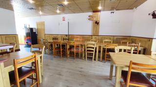 Location Local commercial  Calle francisco moreno. Local restaurante con más de 70m2 de terraza en la misma plaza d