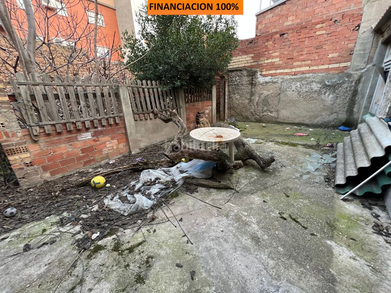 Casa  Calle de huesa del común. Financiación hipoteca 100%. parcela para tirar, la estructura se
