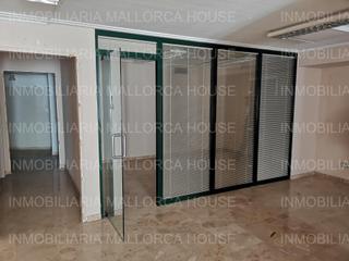 Local Comercial a Plaa de madrid 1. Inversin rentable: local comercial con amplio almacn en plaza