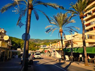 Local Comercial a Avinguda de joan mir 277. Inversin en cala mayor: local comercial con proyecto para cafet