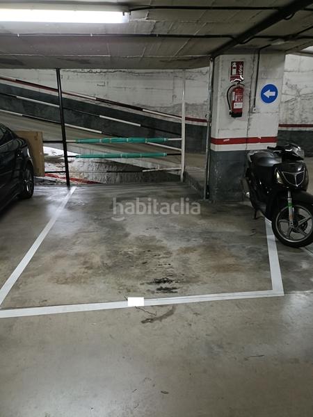 Foto 0050a5fd-801b-47b7-bf5b-f06596c8f8d1. Parking coche en anselm clave 19 plaça gran en Centre Mataró