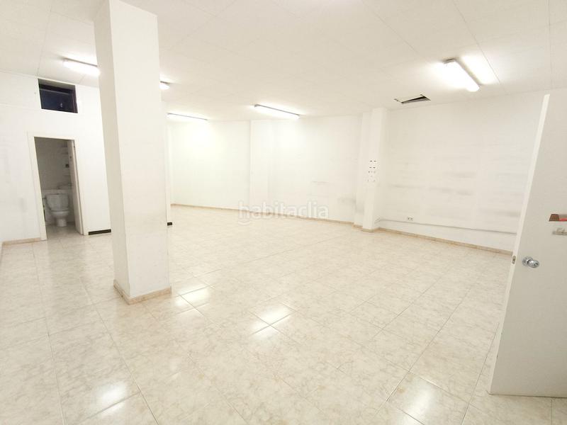 Foto 3ad49314-785f-411b-a325-72382ac31c2d. Alquiler local comercial en jaume isern 39 bona ubicació en Mataró