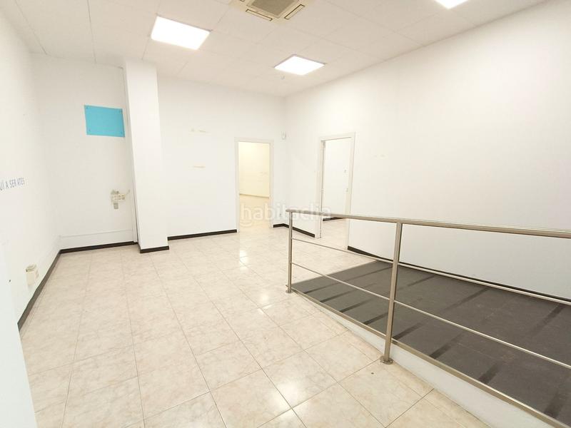 Foto 47849372-fb26-4c81-81cc-040a688fa664. Alquiler local comercial en jaume isern 39 bona ubicació en Mataró