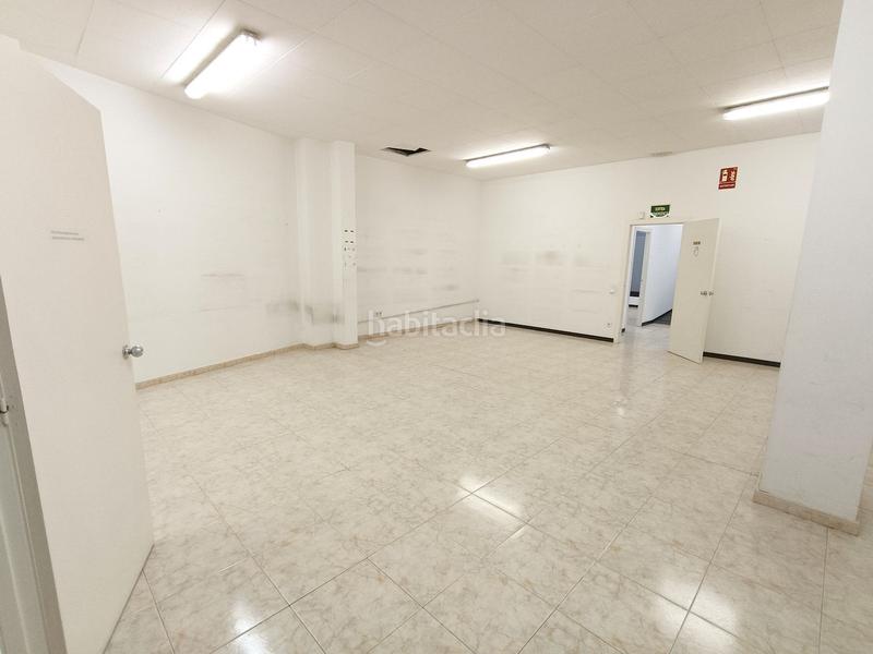 Foto 726e489d-ca16-4c7e-b3c4-abc7bda2c6f5. Alquiler local comercial en jaume isern 39 bona ubicació en Mataró