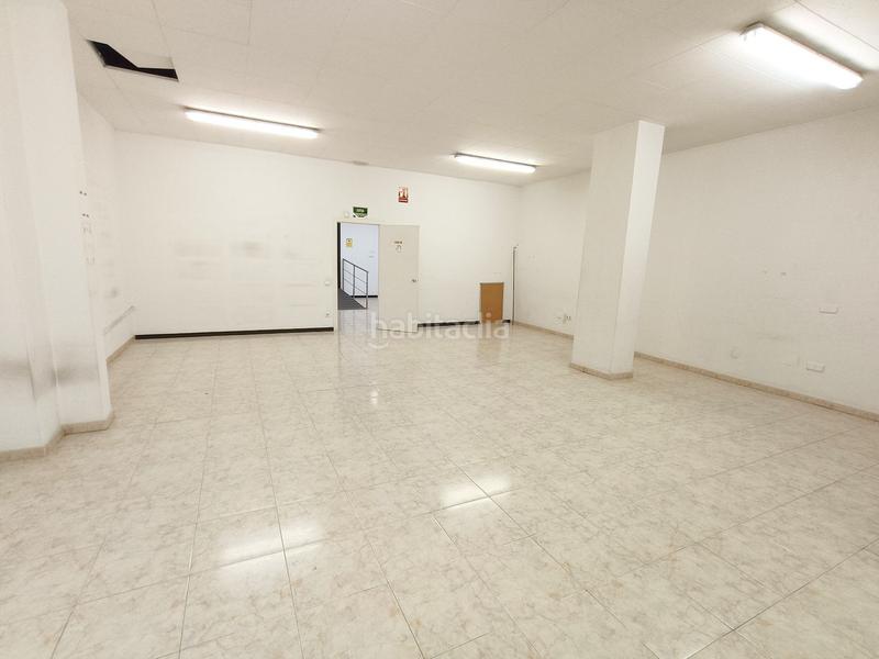 Foto 9b07ffd7-d222-409f-b090-0d26c6c8546d. Alquiler local comercial en jaume isern 39 bona ubicació en Mataró