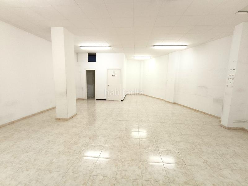 Foto e7552e6d-dc5b-4fee-ba63-ad5e1a8c8223. Alquiler local comercial en jaume isern 39 bona ubicació en Mataró