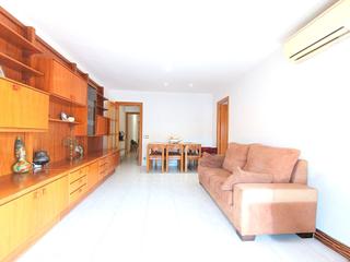 Appartement à Eixample. Àtic amb 4 habitacions