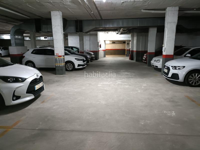 Foto 07c26662-7703-4ff3-8f8b-354051d73f5f. Parking coche en emili cabanyes 17 molt fàcil acces en Mataró