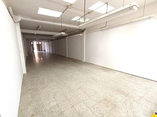 Local Comercial a Centre. Local diafent 115 m2