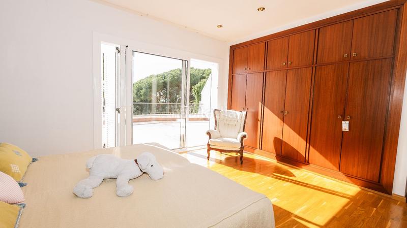 Foto 8aa24c8d-f133-4b22-83e3-2c6d797e8e47. Haus mit heizung pool in Urbanitzacions Mataró