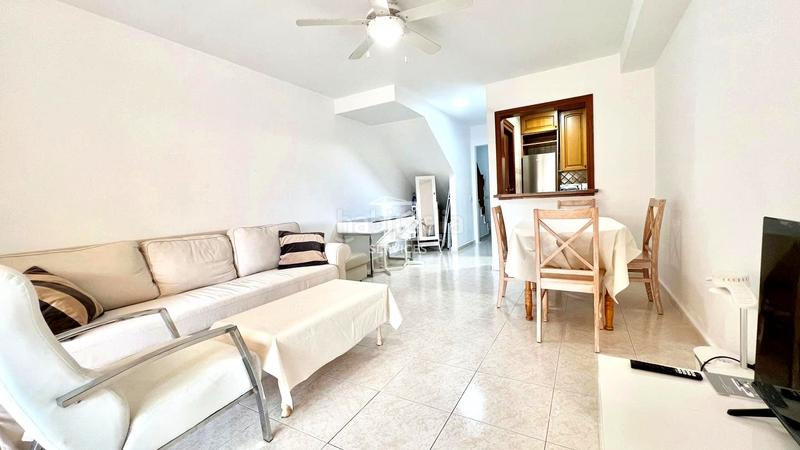 Foto 07ac66fe-98e5-4010-943c-76940438ea86. Zweistöckige wohnung in juan carlos i 53 in Los Cristianos Arona