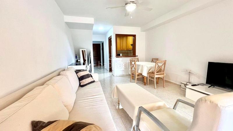 Foto 180f6939-ac4f-4fd7-8b8d-b67ac5340c29. Zweistöckige wohnung in juan carlos i 53 in Los Cristianos Arona