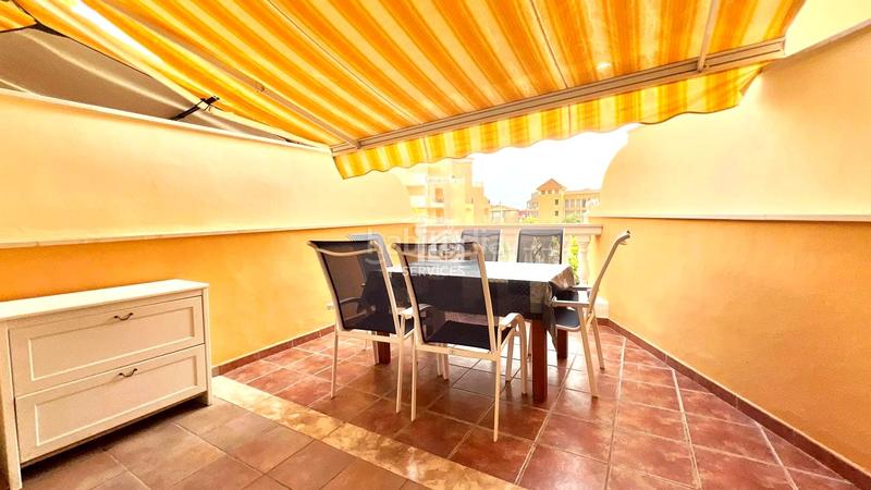 Foto 61ca4f7a-4108-4f5c-8151-3d30dfe03483. Zweistöckige wohnung in juan carlos i 53 in Los Cristianos Arona