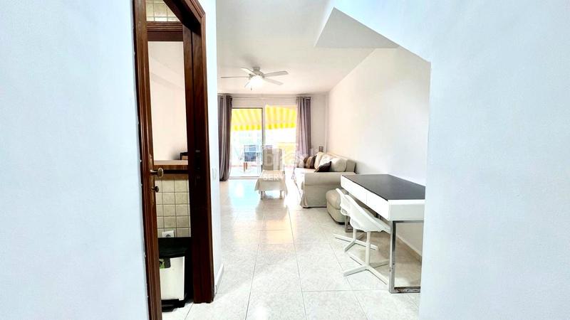 Foto db6b238f-1d95-4506-bda0-dae9f0052787. Zweistöckige wohnung in juan carlos i 53 in Los Cristianos Arona