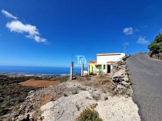 Casa a Cementerio 3. Casa a reformar con vistas en guía de isora