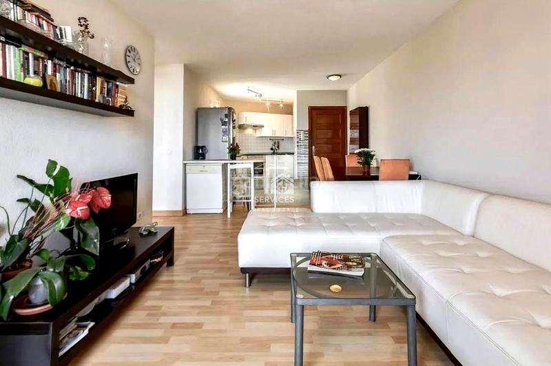 Foto 084b1783-c90d-4b00-af57-8ca25fb5a846. Planta baja en cataluña 4 piso con terraza y vistas al mar en torviscas en Adeje