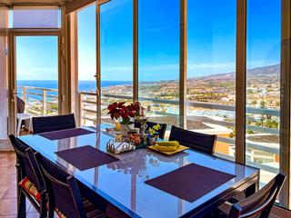 Casa a Europa 25. Casa adosada con vistas panorámicas al mar en costa adeje