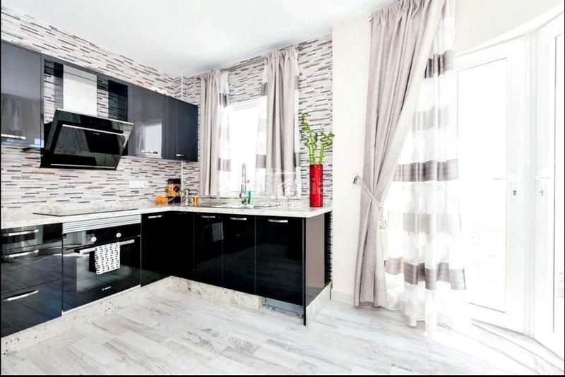 Foto 79dbfac0-aef1-479e-81e2-5ef3ef57c42d. Casa in baleares 3 in Torviscas Centro y Alto Adeje