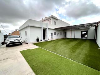 Casa a La sabinita 1. Villa con vistas y terreno en la sabinita