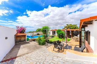 Casa en Del bernegal 23. Encantadora casa con piscina privada en granadilla de abona