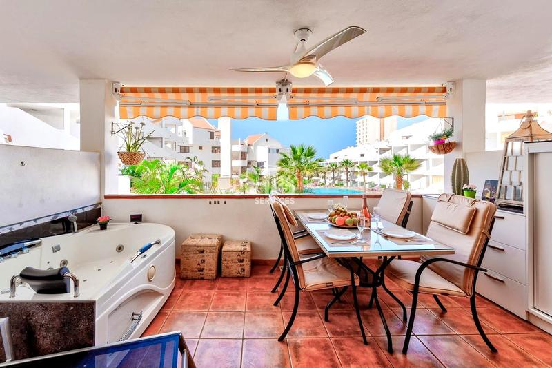 Foto db4e318e-8813-4b10-bce1-a56cfb744601. Flat in juan carlos i 43 in Los Cristianos Arona