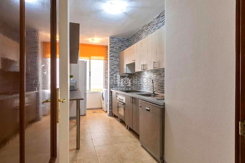 Foto b5a6da31-c862-48a8-b9f0-87036d7e9721. Flat with parking in El Fraile Arona