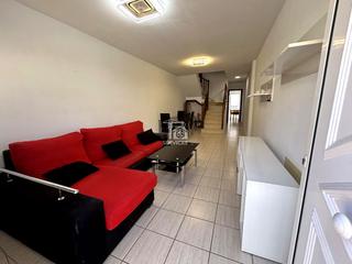 Reihenhaus in La ele 1. Chalet adosado con terrazas y garaje en valle de san lorenzo