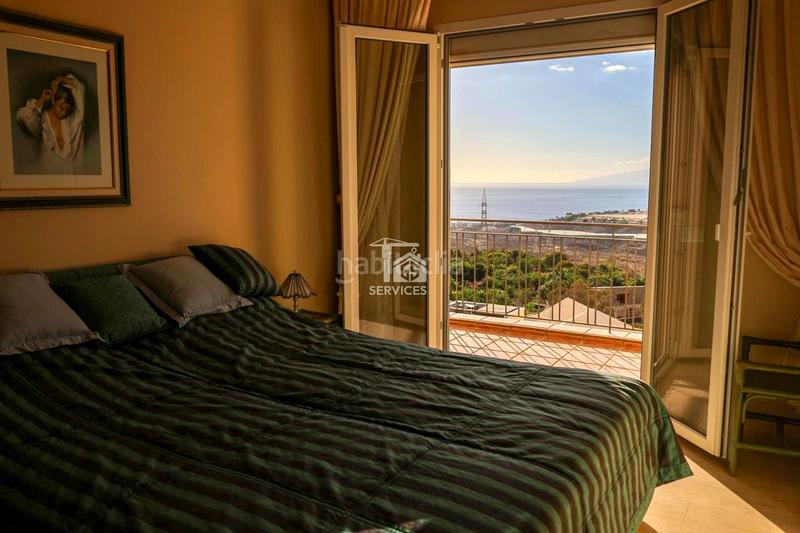 Foto c0763229-f0cc-4ed3-9be1-d6e90fcfbde3. Casa aparellada a panizo 1 a Chayofa Arona