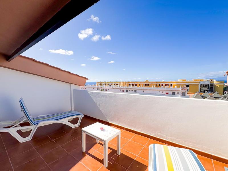 Foto 91fbdcb1-b8d4-407d-8a8f-8c2410fa2511. Dúplex a de moscú 111 a Playa del Duque Adeje