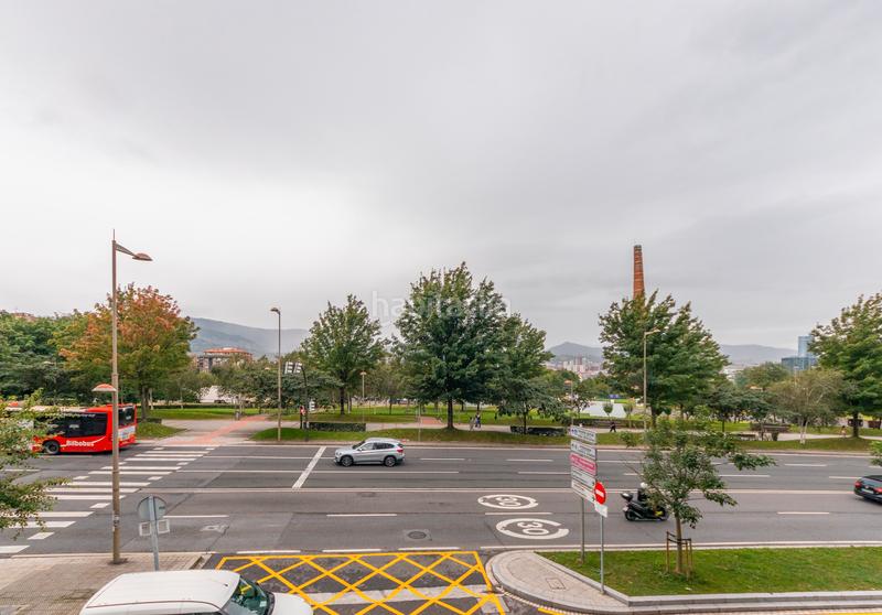 Foto c06ef4f0-746b-43cb-b8f4-c158b1b7b0e1. Geschäftsraum in Zurbaran Bilbao