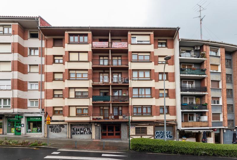 Foto 1d97c4e8-82e3-4758-bab3-ee628a9c6874. Piso en Galdakao