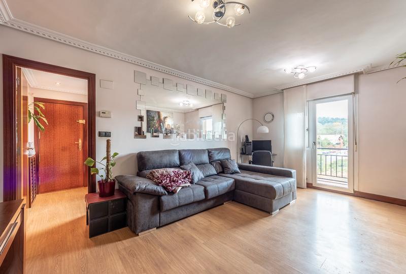 Foto 35dfae04-de5f-40cb-8670-69d374e8c227. Piso en Galdakao