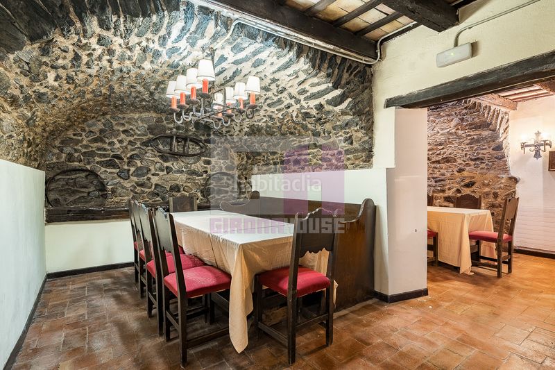 Foto 00ec32da-05bc-46f8-ae70-07684e776f27. Casa amb xemeneia calefacció aparcament a Caldes de Malavella