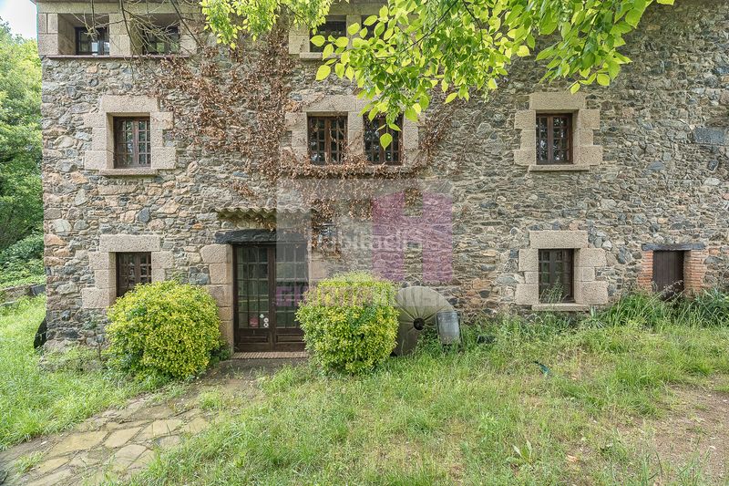 Foto 7c721632-84ce-410e-971d-1acd162fdf3d. Casa amb xemeneia calefacció aparcament a Caldes de Malavella