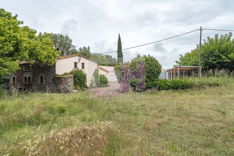 Foto 84a489a4-53fa-49bf-8019-008a99140b3a. Casa amb xemeneia calefacció aparcament a Caldes de Malavella