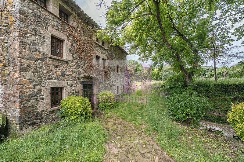 Foto ad181bc0-7bfd-4942-a46f-0938fbc463d8. Casa amb xemeneia calefacció aparcament a Caldes de Malavella