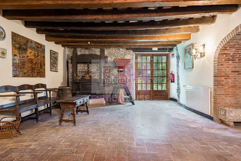 Foto c15dad74-d4f8-4df8-b0dc-ce38e90aef3d. Casa amb xemeneia calefacció aparcament a Caldes de Malavella