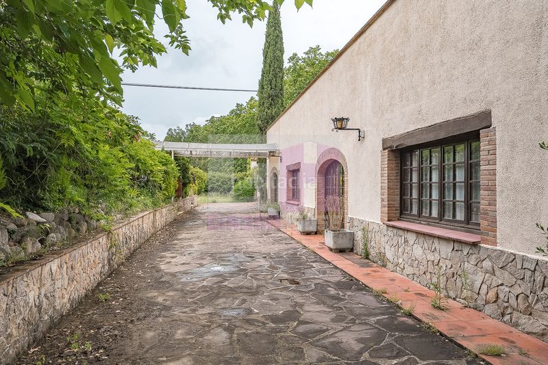 Foto fe011ea4-828e-4dfd-8404-0abcce0e6434. Casa amb xemeneia calefacció aparcament a Caldes de Malavella