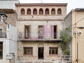 Casa a Carrer josep de pont 14. Magnifica casa rustica en el centro de torroella de fluvia en el