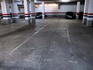 Aparcament cotxe  Calle cerro muriano. Piso en venta en calle jesús de perceval