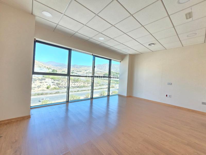 Foto a5792cf9-f8a8-454c-a589-bf673af09acb. Lloguer local comercial a El Parador de las Hortichuelas Roquetas de Mar