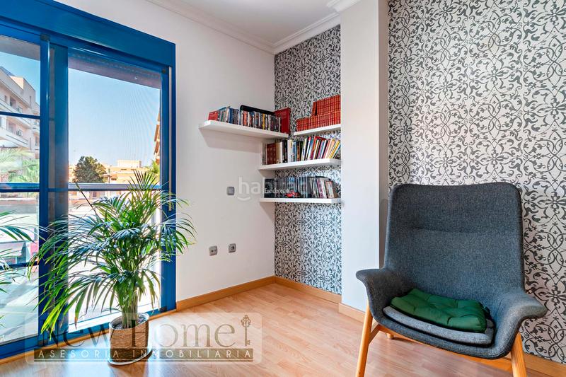 Foto 63a56d39-758f-41f3-85e2-4e73af0d9729. Piso  en venta en calle salinas en El Puerto - La Romanilla Roquetas de Mar