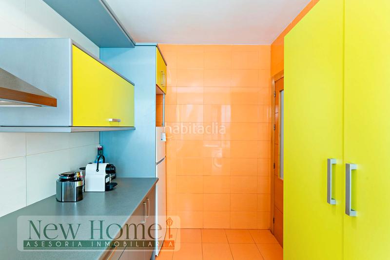 Foto 8661b978-207f-4c34-a1b9-8f17f225ba63. Piso  en venta en calle salinas en El Puerto - La Romanilla Roquetas de Mar