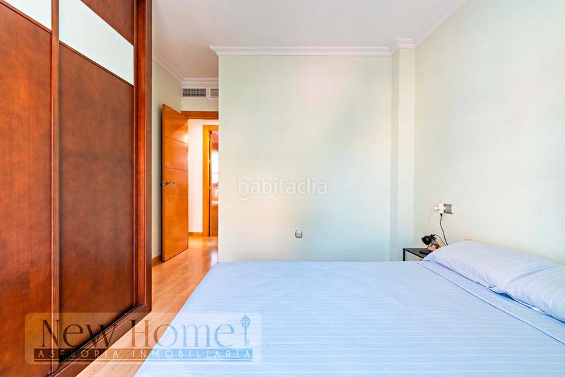 Foto b0db1eba-1135-4325-a05d-e0f1c0a6b5c7. Piso  en venta en calle salinas en El Puerto - La Romanilla Roquetas de Mar
