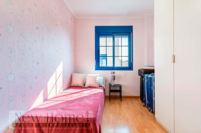 Foto d66529d8-8f3f-4cfe-a944-561b93105220. Piso  en venta en calle salinas en El Puerto - La Romanilla Roquetas de Mar