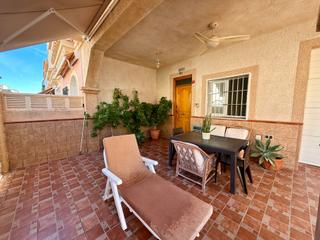 Casa  Calle pedreña. Se vende vivienda con local en roquetas de mar